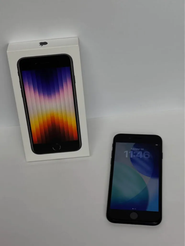 Apple iPhone SE 2rd Gen 2020 64GB Factory Unlocked 1-Year Warranty