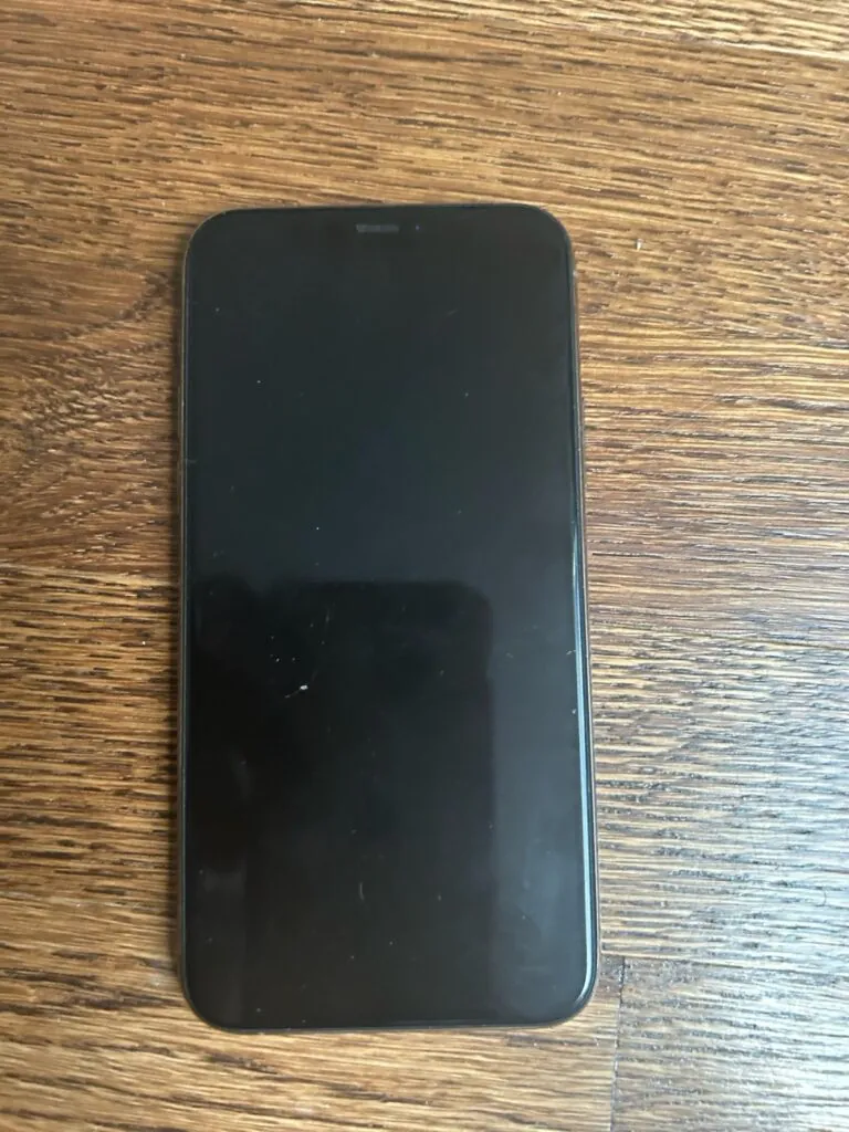 Apple iPhone 11 Pro A2215 256GB Silver MWAV2LL/A iOS 12MP Slate Style