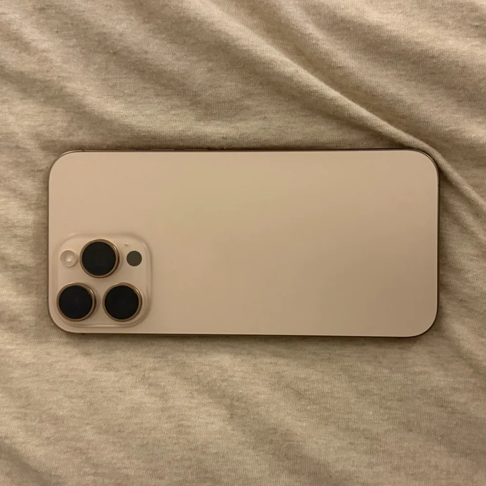 Apple iPhone 16 Pro Max 256GB Desert Titanium UNLOCKED