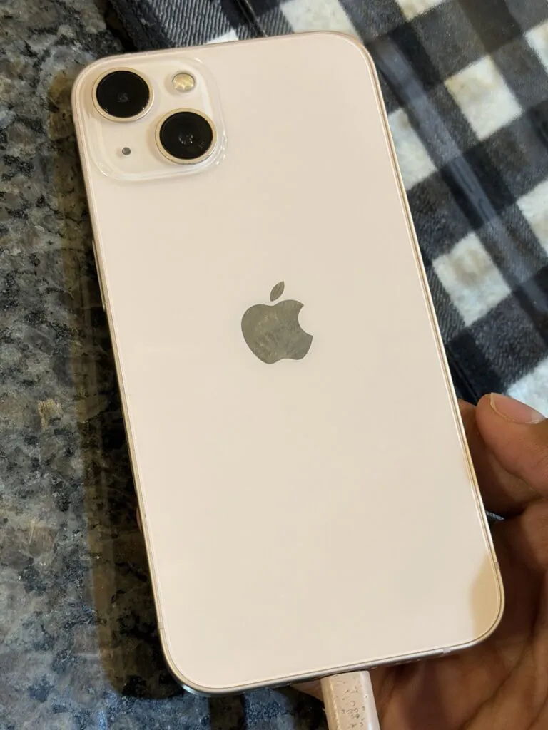 Apple iPhone 13 (read description)