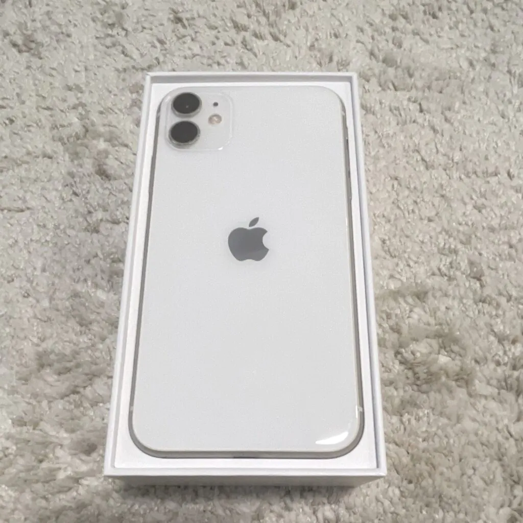 Apple iPhone 11 White 128GB A2111 MWFJ2LL/A Wi-Fi Bluetooth NFC GPS Smartphone
