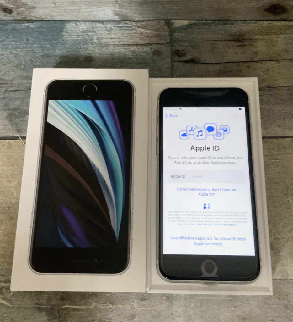 ⚡️Apple iPhone SE (2020, 64GB) Model MHHG3LL/A (White) (Simple Mobile )