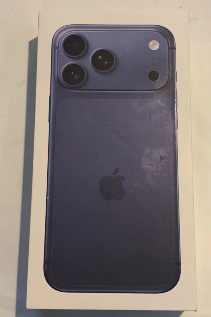 Apple iPhone 17 Pro Max A3257 – 256GB – Deep Blue -!!! Check ESN!!