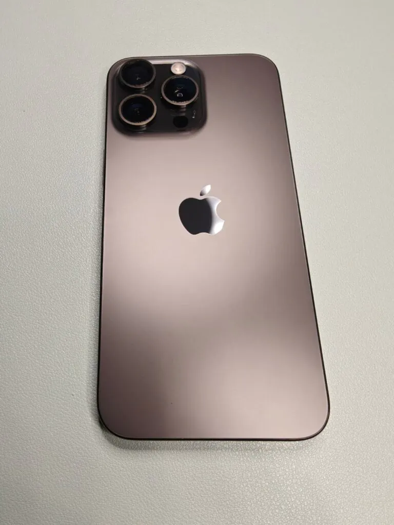 Apple iPhone 15 Pro Max – 256 GB – Black Titanium (Unlocked)