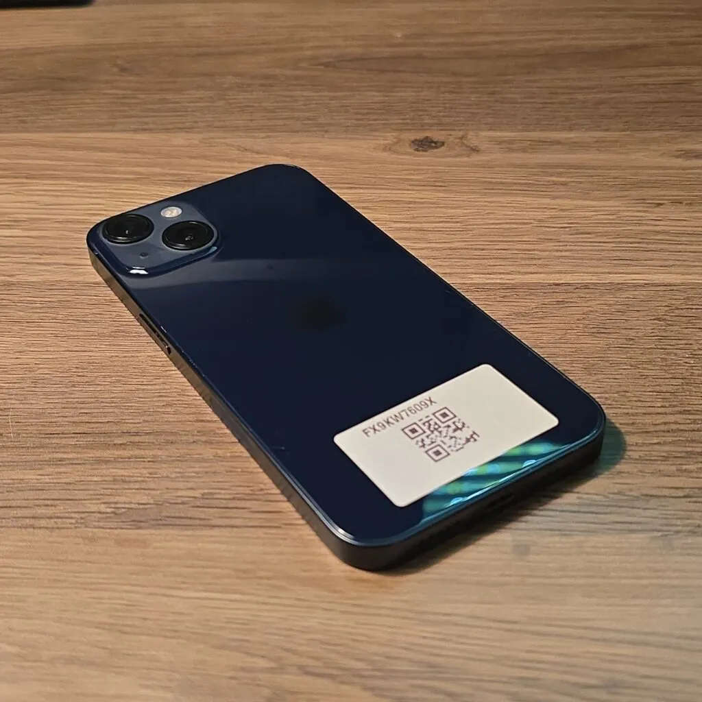 Apple iPhone 13 128GB Unlocked Midnight Bar Smartphone – Midnight Color
