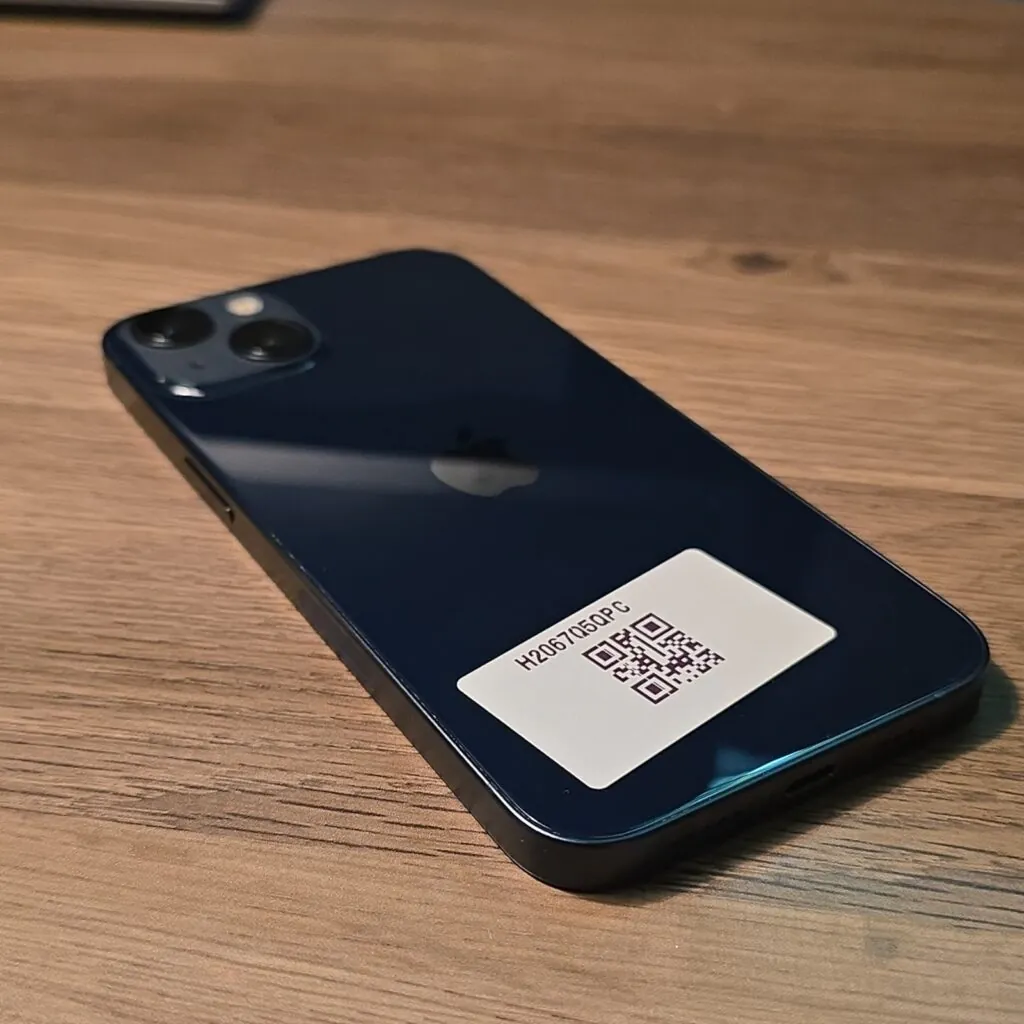 Apple iPhone 13 128GB Unlocked Midnight Bar Smartphone – Midnight Color