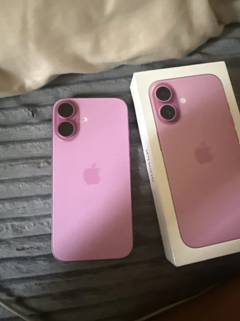 Apple iPhone 15 Smartphone Pink Bar Style 12MP Camera Resolution