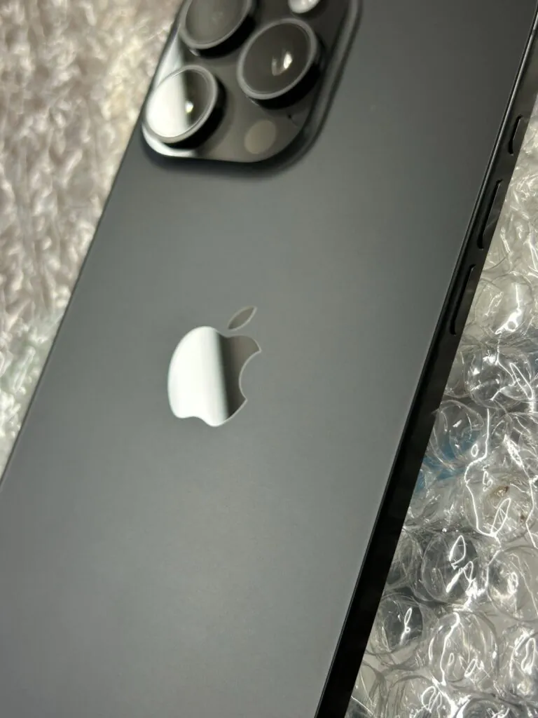 Near Flawless iPhone 15 Pro Max 1TB Black Titanium Factory Unlocked