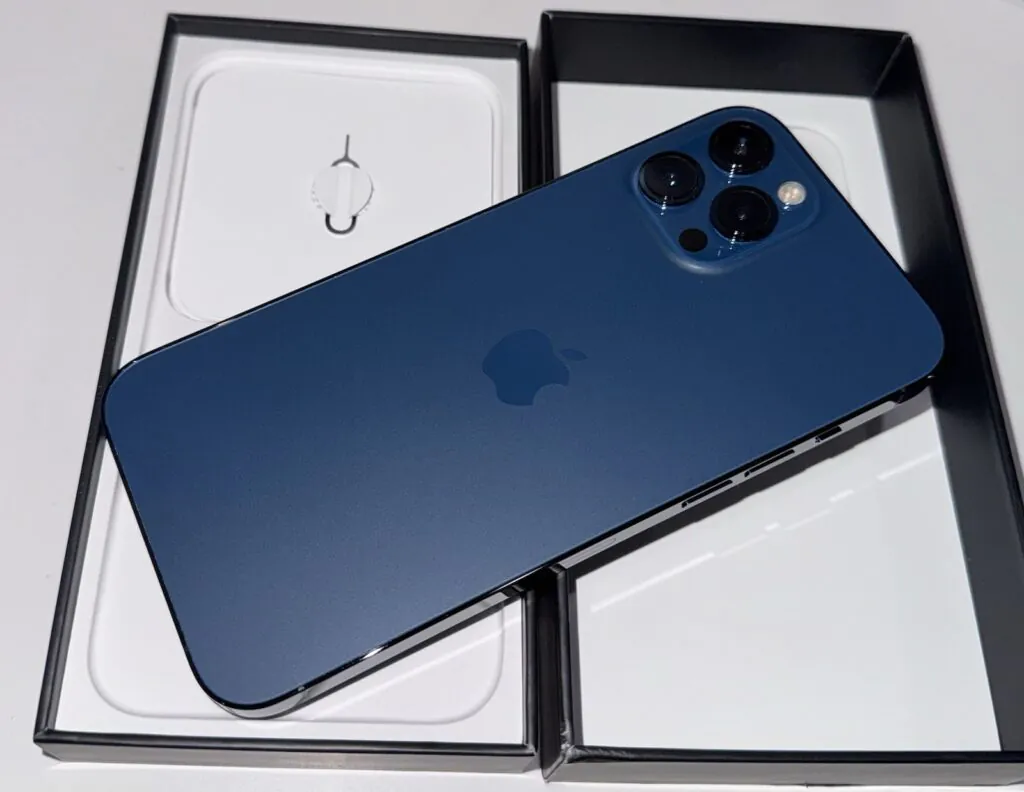 Apple iPhone 12 Pro Max 256 GB Unlocked Pacific Blue