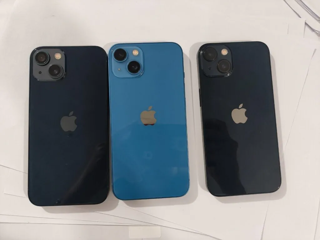 Apple iPhone 13 128/256/512GB Unlocked Good All Colors