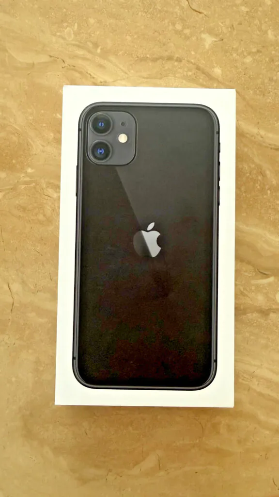Apple iPhone 11 – 128 GB – Black (Unlocked) – Excellent Condition – No Scratches