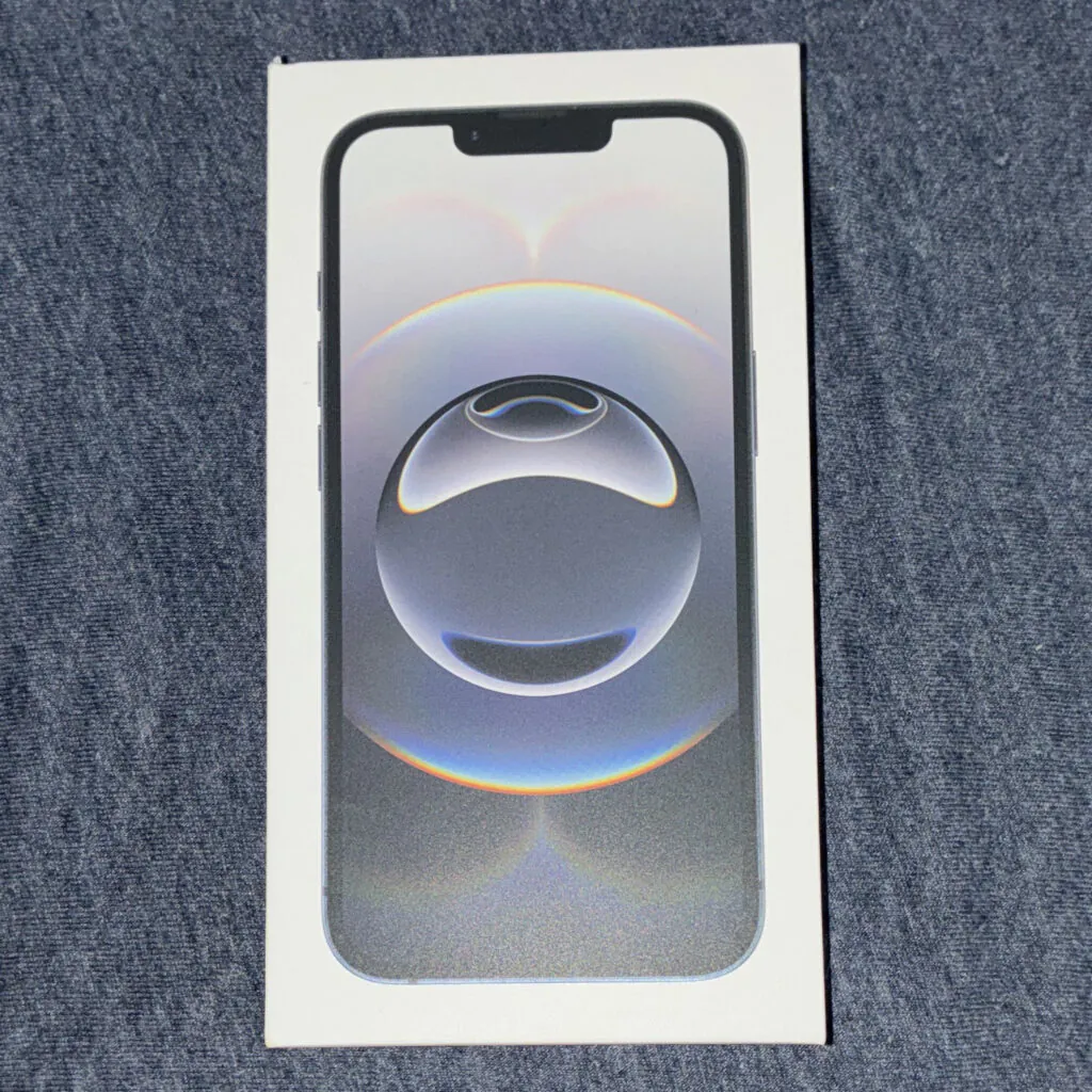 Apple iPhone 16e A3212 128GB Black – Locked with Cricket