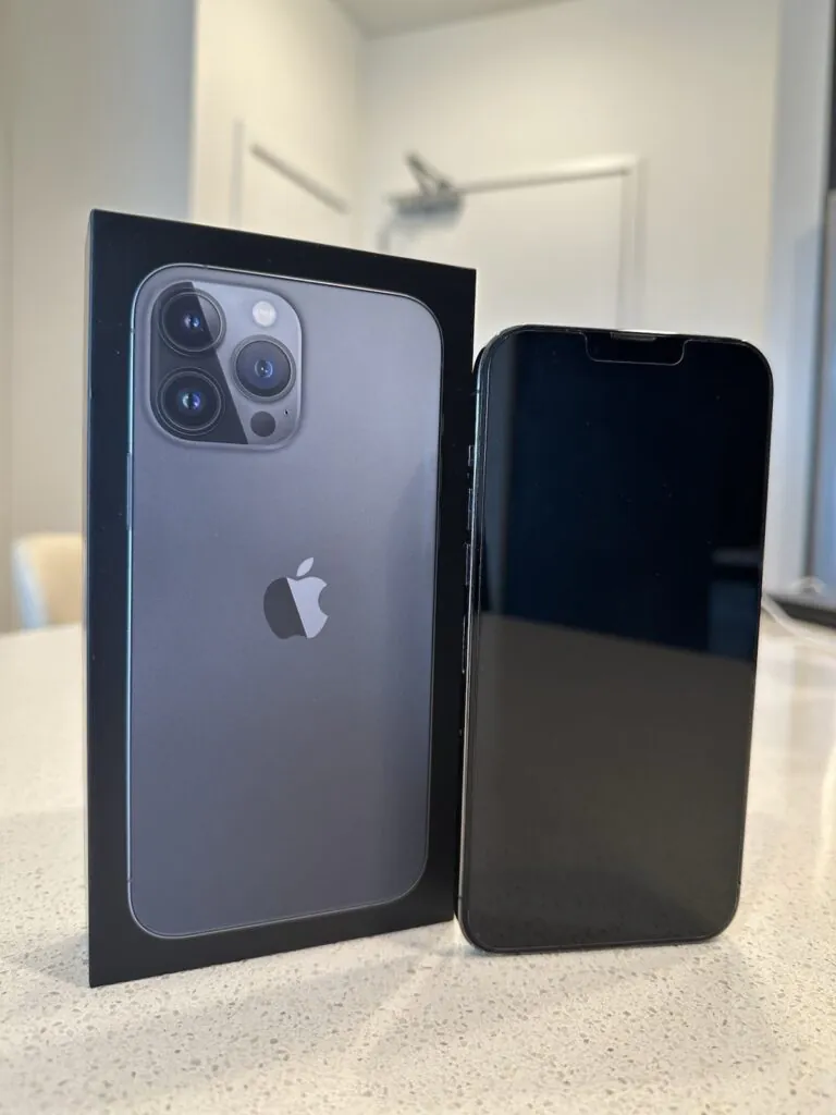Apple iPhone 13 Pro Max Graphite 256GB Unlocked – excellent condition