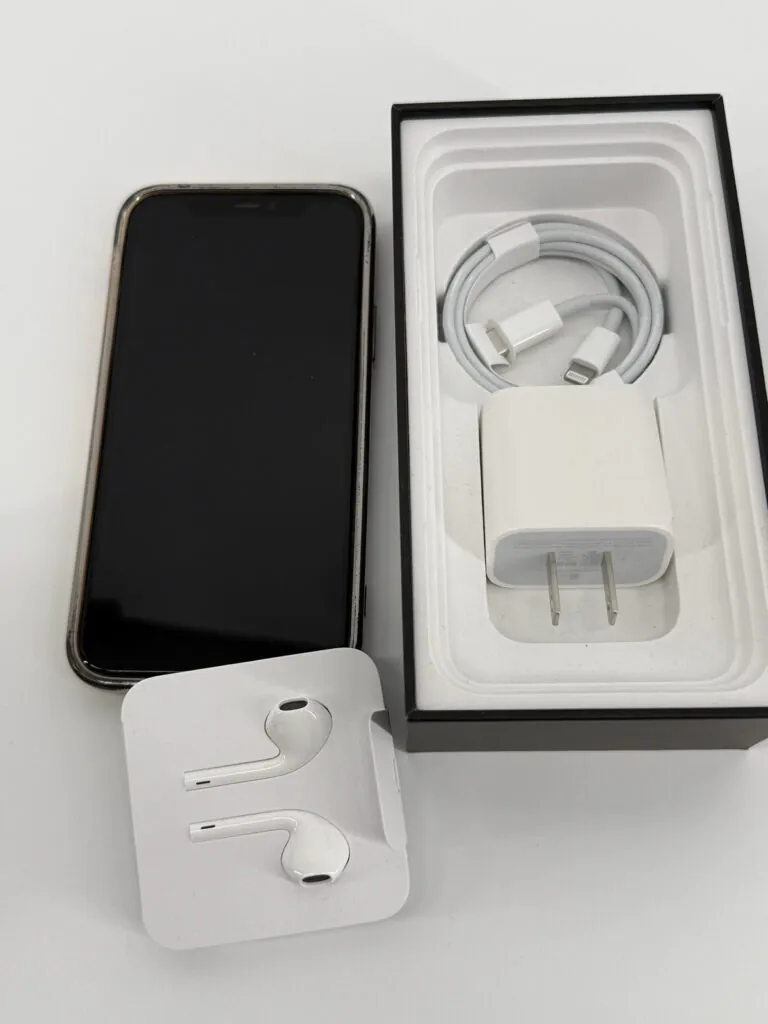 Apple iPhone 11 Pro 256GB Unlocked Gold ATT Original Box & Accessories
