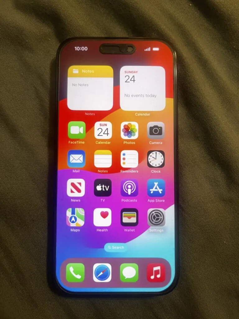 Apple iPhone 15 Pro  256GB Mint Condition (Sim LOCKED)
