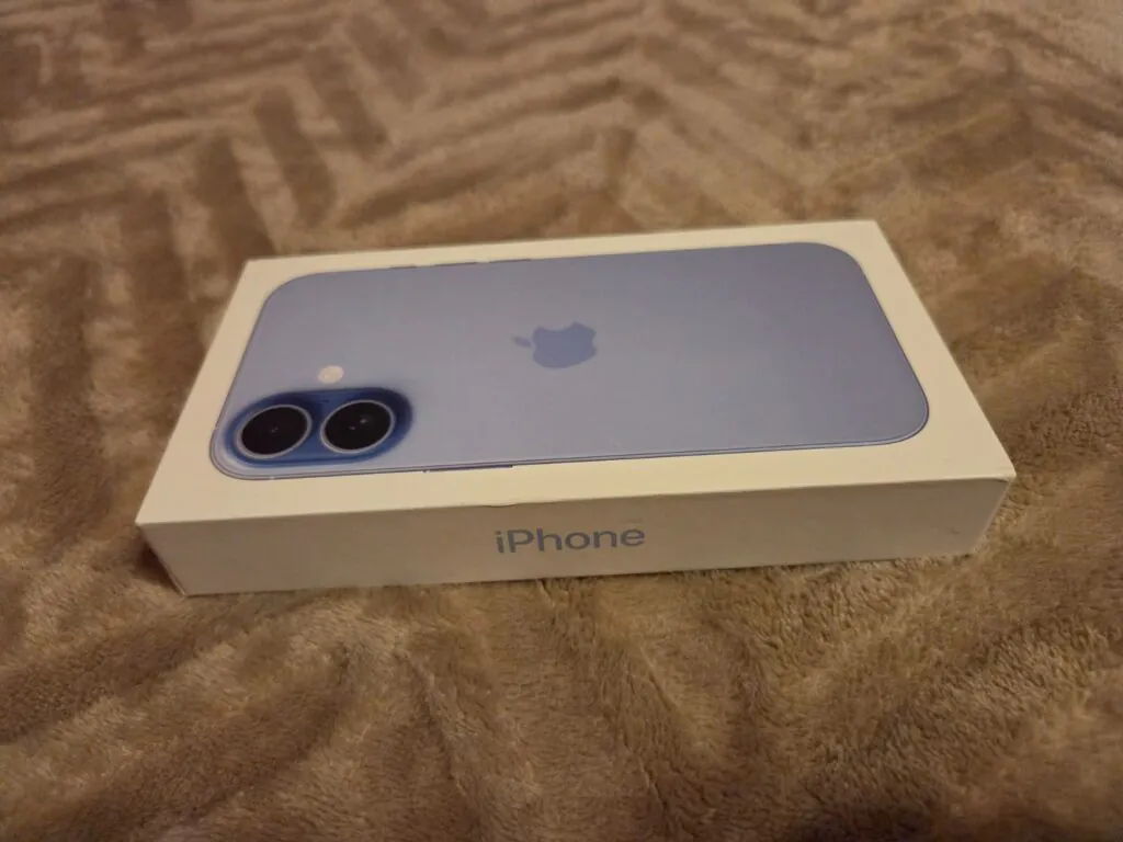 Apple iPhone 17 – 256 GB – Mist Blue (Unlocked)