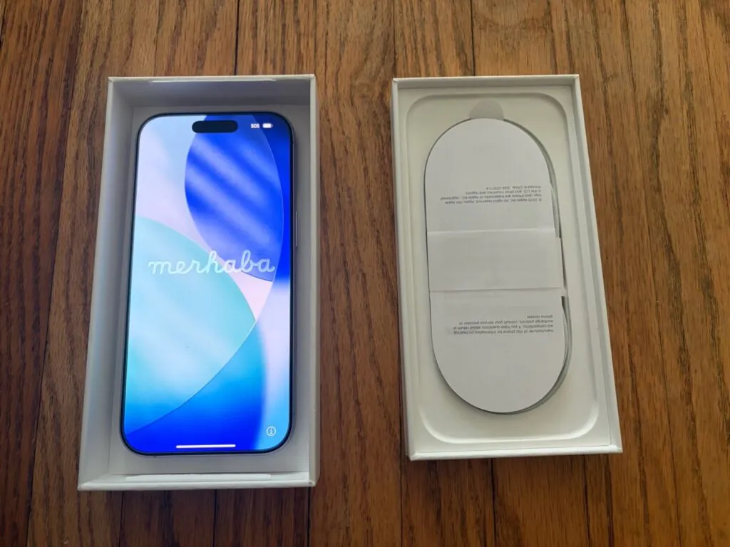 Apple iPhone 17 A3258 256GB T-Mobile Locked Lavender Perfect Condition