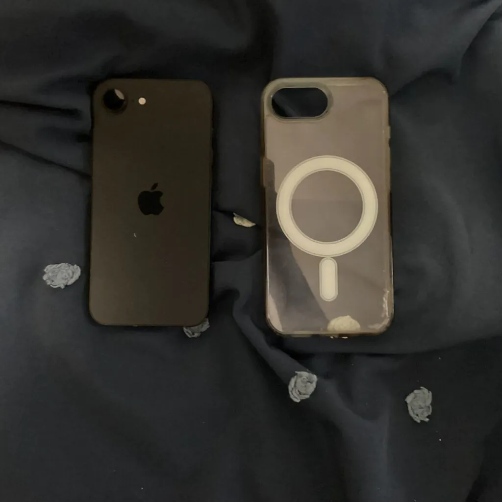 iPhone 16e
