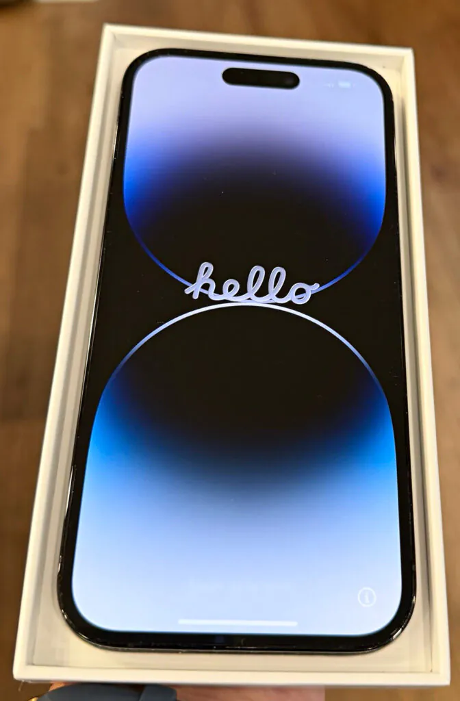 MQON3LL/A Apple iPhone 14 Pro, Space Black, 256GB Unlocked.