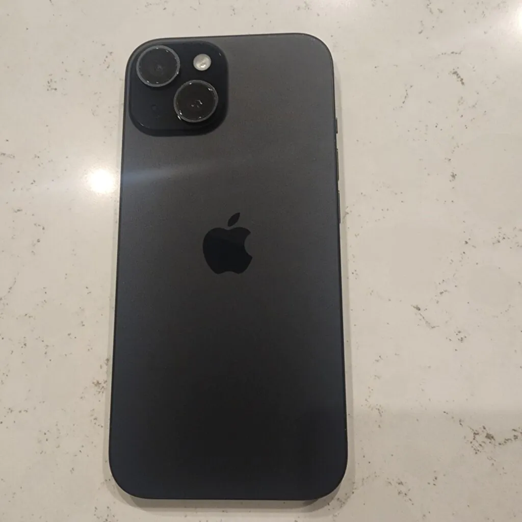 Apple iPhone 15 – 128 GB – Black (Unlocked) Clean Esn