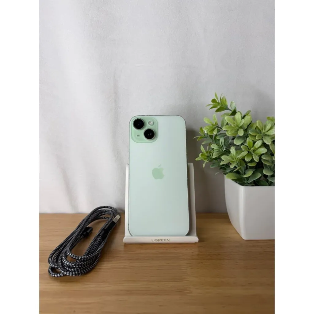 Apple iPhone 15 128GB in Green – Fully Unlocked – Good Condition