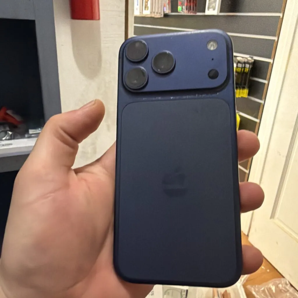 Iphone 17 Pro Max At&t Locked 256gb Read Description