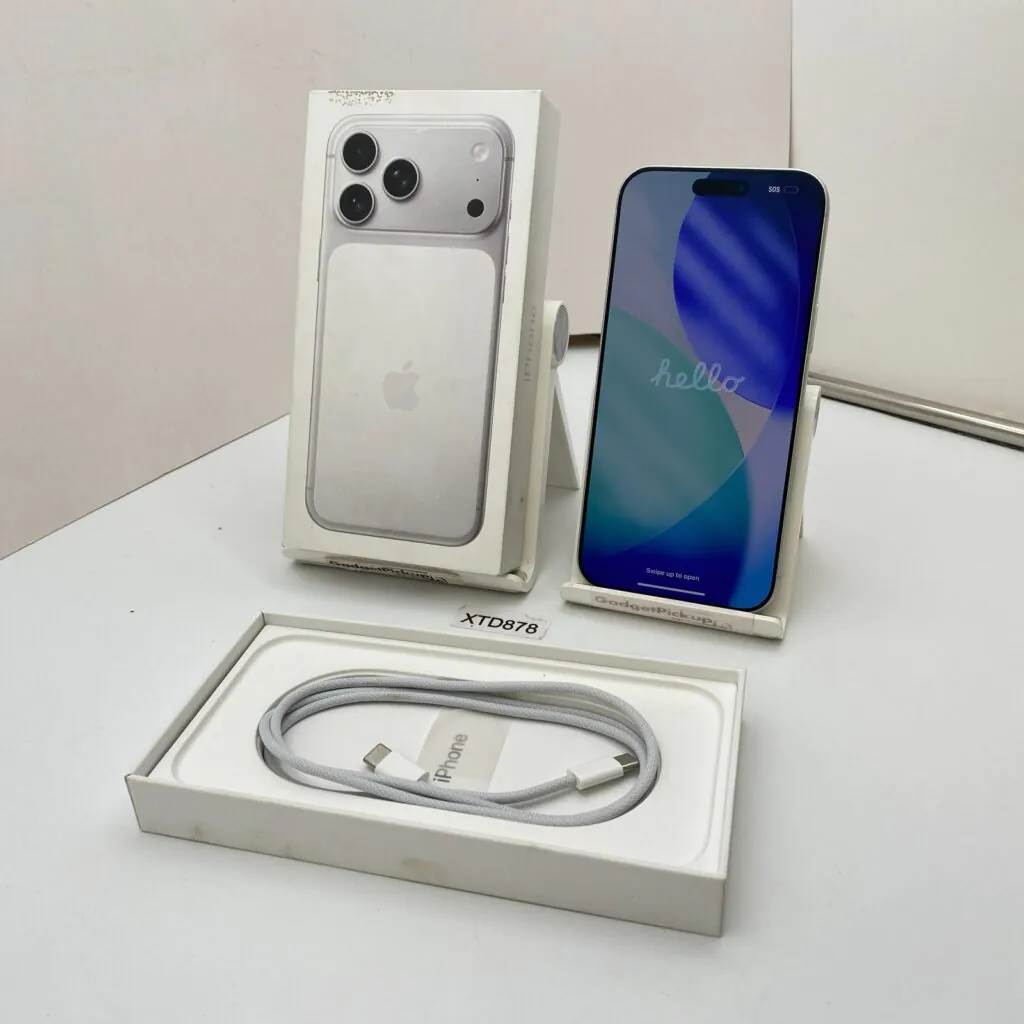Apple iPhone 17 Pro Max – 256GB – Silver (Unlocked) – Open Box