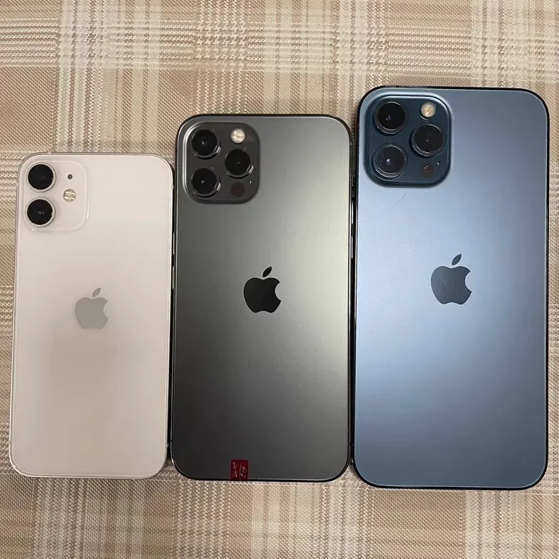 Apple iPhone 12 / 12 Pro / 12 Pro Max / 12 Mini Unlocked – Used Smartphone