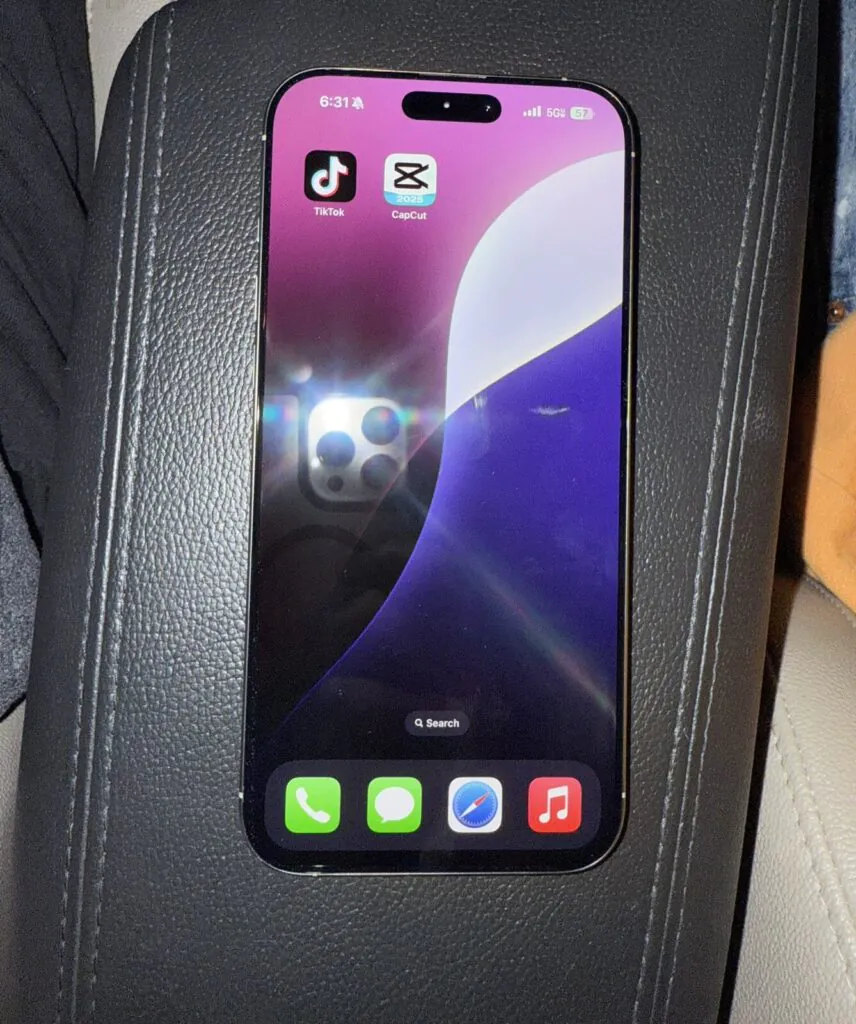iPhone 16 Pro Max 256g Verizon Has Tik Tok And CapCut