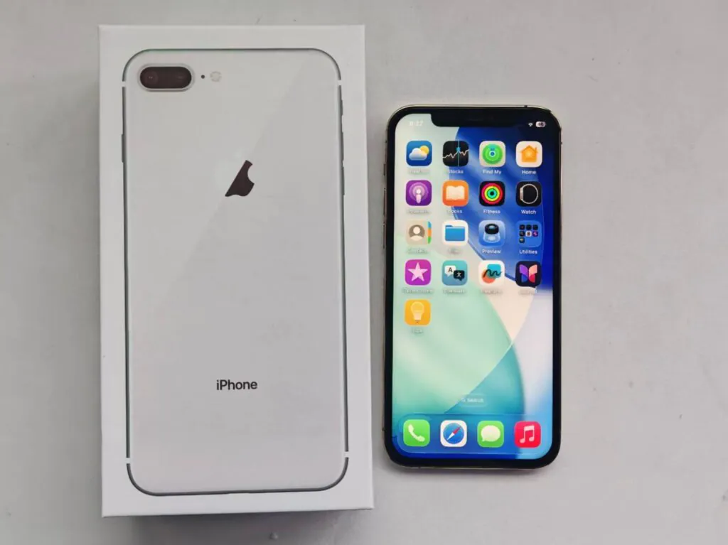 Apple iPhone 12 Pro Unlocked 128GB/256GB Random Color Very Good Condition