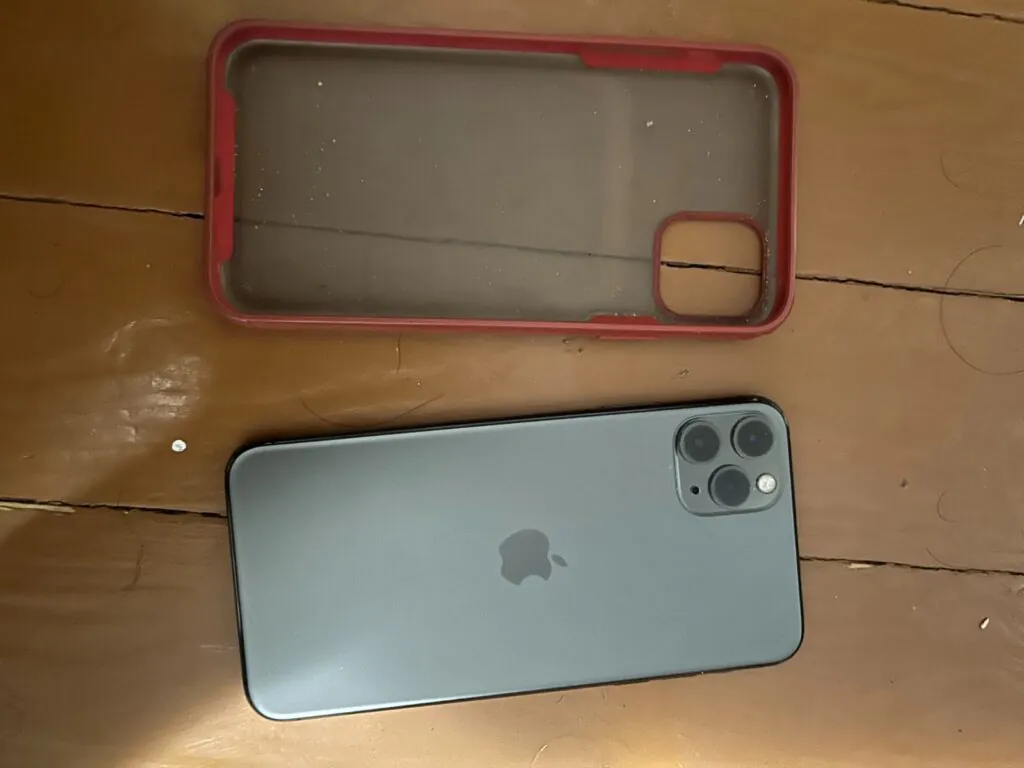 iPhone 11 pro max 64 GB – USED