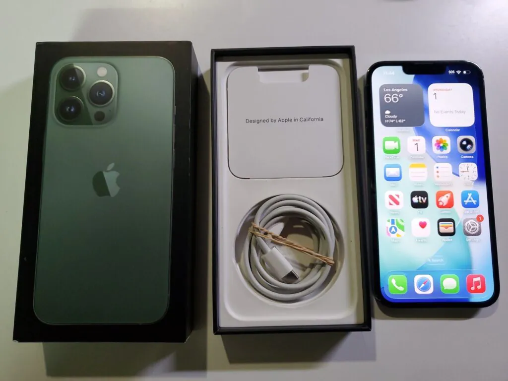 Apple iPhone 13 Pro  A2483 256GB Green Unlocked Clean IMEI BH= 80%