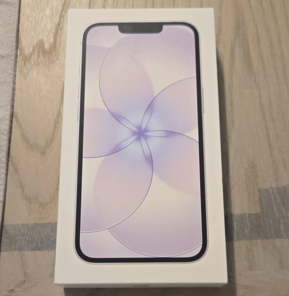 Apple iPhone 17e A3575 MHRP4LL/A 256GB LOCKED TOO VERIZON UNTIL END OF OCTOBER!!