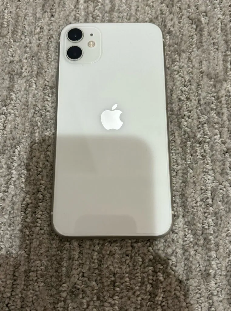 Apple iPhone 11 White Slate Smartphone iOS Operating System 12MP Camera