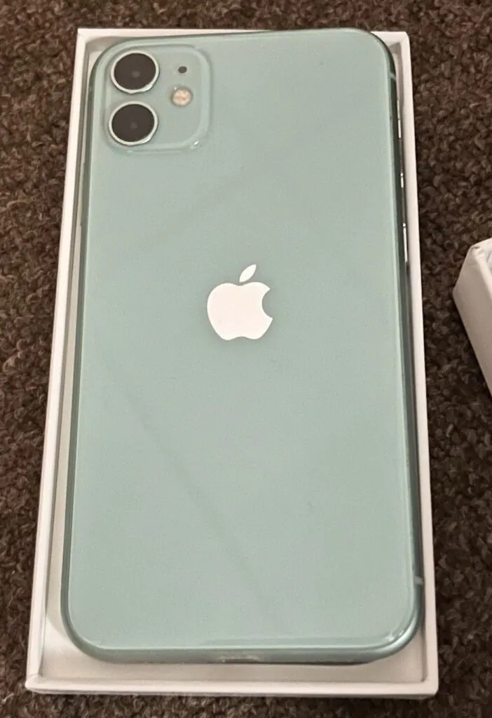 Apple iPhone 11 64gb-Fully Unlocked Mint Green-No SIM Restrictions