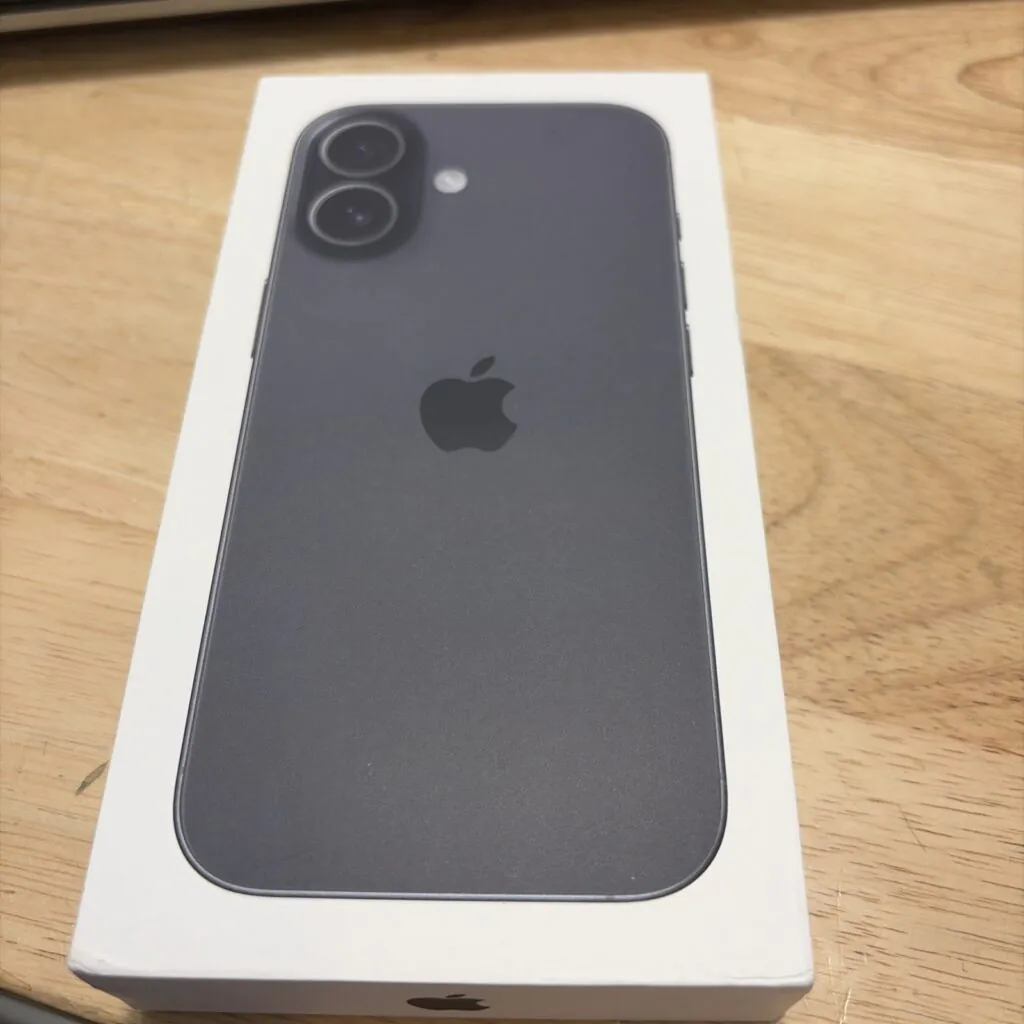 Apple iPhone 17 MG464LL/A 256gb Black Verizon Smartphone BRAND NEW 1 YEAR WRNTY