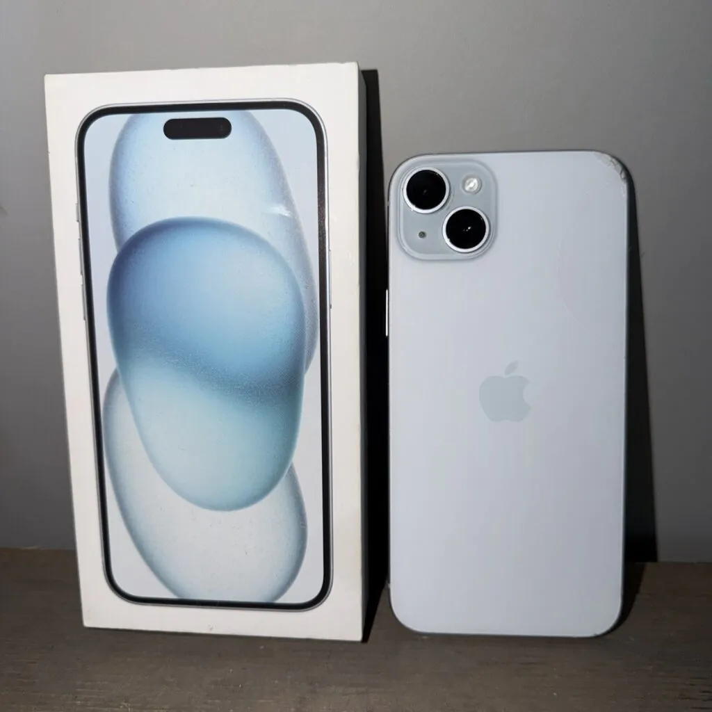 Apple iPhone 15 Plus 256GB Light Blue AT&T Locked Works Great, Crack On Back