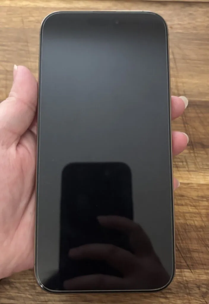 Apple iPhone 16 Pro Max 1TB Gold iOS 18.6.2