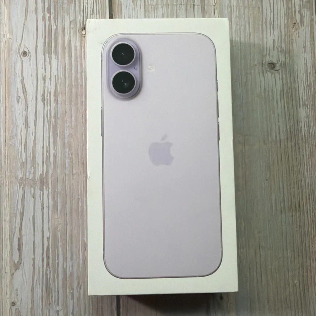Apple iPhone 17 – 256 GB – Lavender  (Cricket) SEALED NEW IN BOX