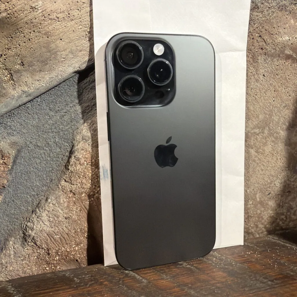 Apple iPhone 16 Pro – 128GB – Black Titanium (AT&T/Cricket ONLY)