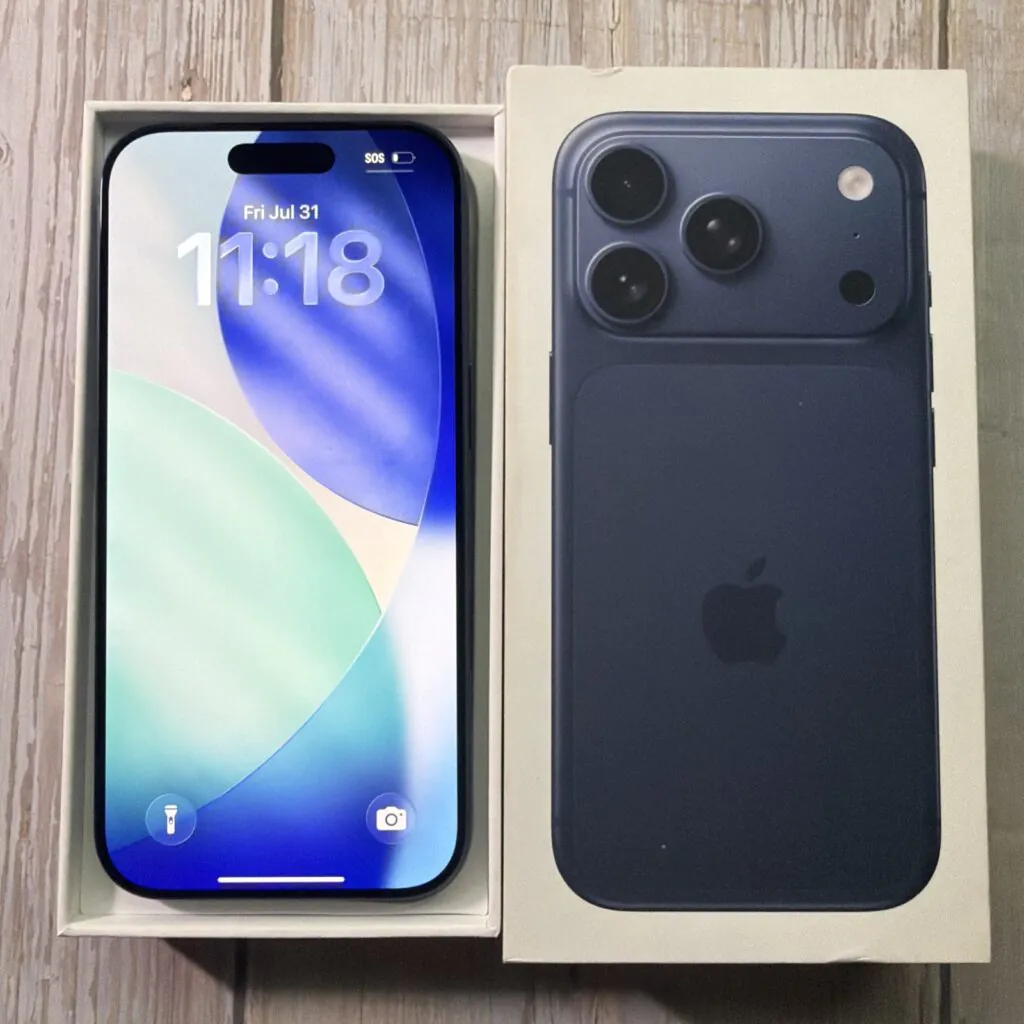 Apple iPhone 17 Pro – 256 GB – Deep Blue (Verizon) – open box