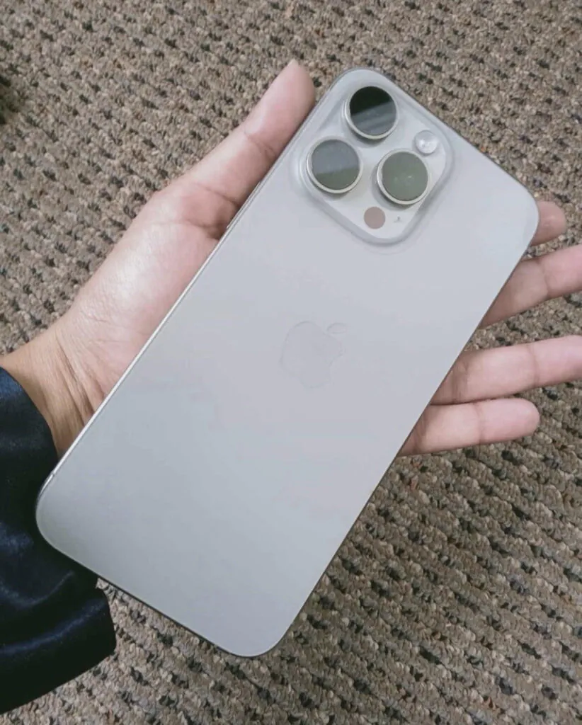 Apple iPhone 15 Pro Max 256GB Silver Fully Unlocked for any carrier (esim)