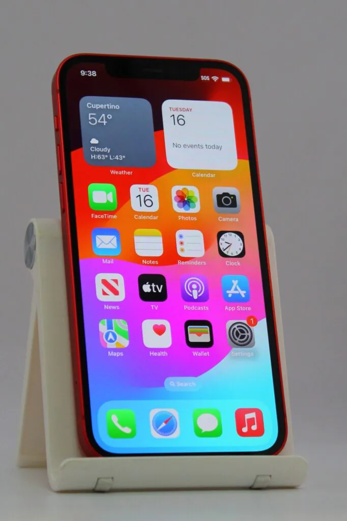 Good Condition – Apple iPhone 12 64GB Red (T-Mobile ONLY) – Free Shipping