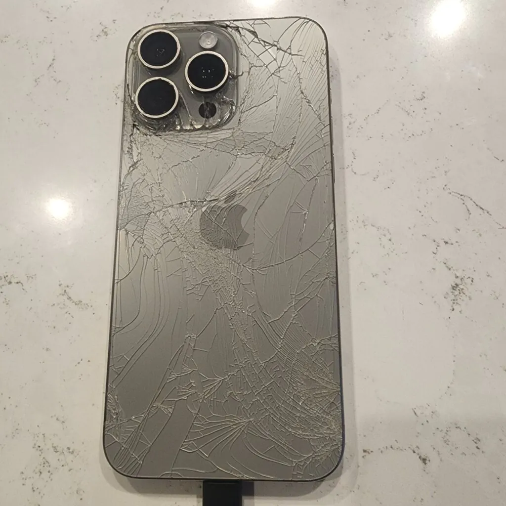 Apple iPhone 15 Pro Max – 512 GB – Black Titanium (Unlocked) (Issues)