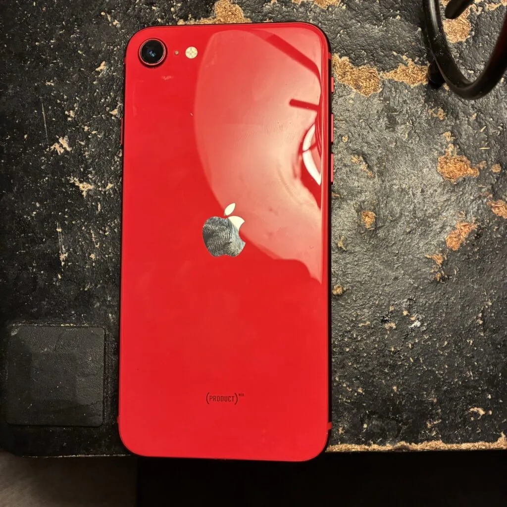 UNLOCKED Red iPhone SE 3rd Gen 2022 64GB