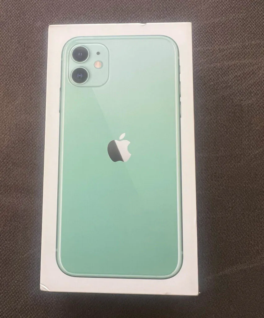 Apple iPhone 11 64GB Green 6.1in A13 Bionic 12MP Face ID Unlocked