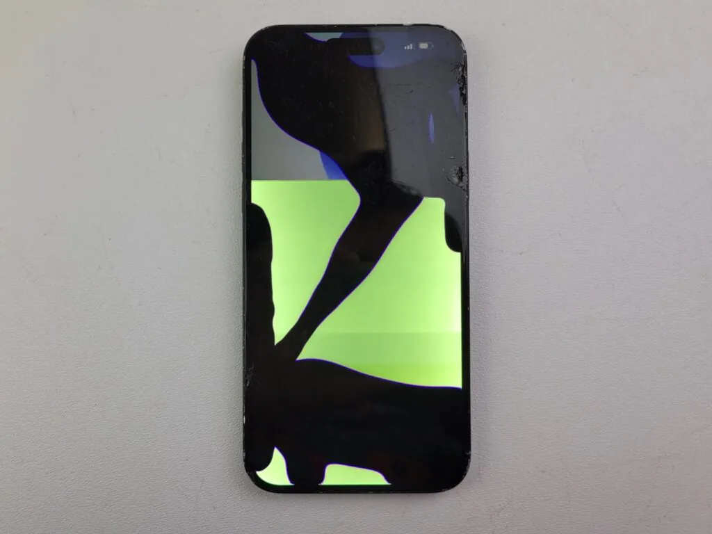 Apple iPhone 15 Plus (A2847) 128GB – Black (Unlocked) – *DAMAGED* – Clean IMEI