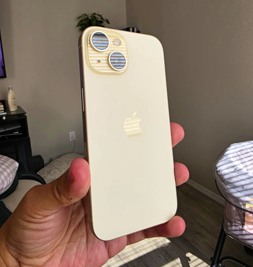 Apple iPhone 15 128GB Yellow Unlocked iOS Smartphone 12MP Camera