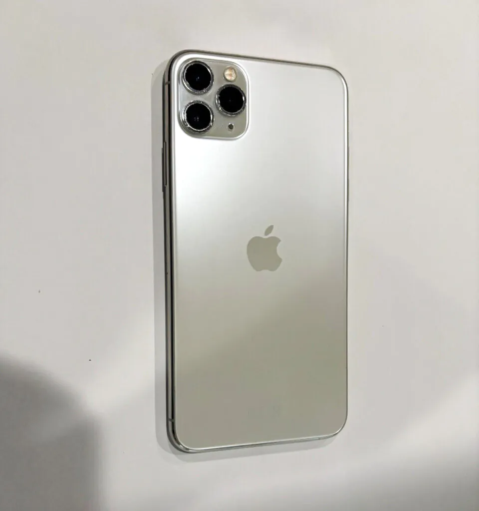 Apple iPhone 11 Pro Max 256GB Silver iOS 12MP GSM Unlocked Bar Used