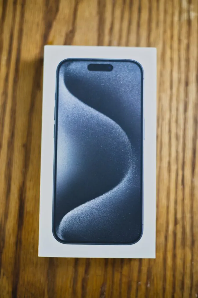 Apple iPhone 15 Pro 128 GB Black Titanium Unlocked w/ Original Box